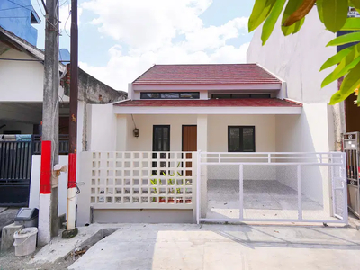Rumah Cantik Semi Furnished Gratis Renov di Bekasi dekat Mall J-23090