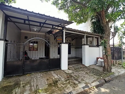 Rumah di Vila dago