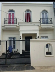 Rumah Elegan Klasik Modern 2 Lantai Di Bojong Gede Bogor