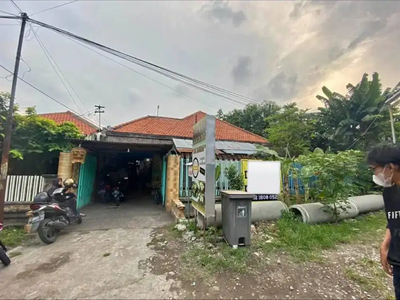 Rumah Hitung Tanah Di Ketintang Baru Bagus untuk Usaha Kuliner dan Kos