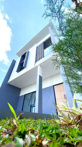 Rumah Istimewa Desain Suka-suka di Lembang Bandung Barat Dekat UPI