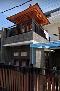 Rumah Jalan Akasia Dekat Kampus Marwadewa