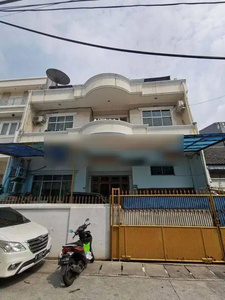 Rumah Jelambar Baru Siap Huni dan Terawat 3 Lantai row 2 mobil Legah