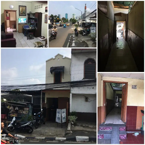 rumah masih dihuni di gang Kemanggisan Utama Jakarta Barat