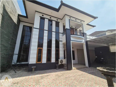 Rumah Mewah Cluster Batununggal Bandung ada Kolam Renang
