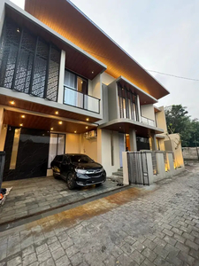 Rumah Mewah Fully Furnished Plus Kolam Renang di CondongCatur Yogya