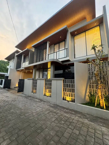 Rumah Mewah Minimalis Modern Dekat UGM