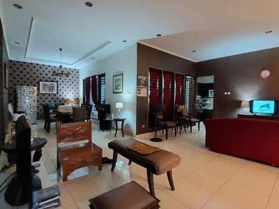 Rumah Modern Classic Ciamik di VBR Pakuwon Indah Surabaya Barat