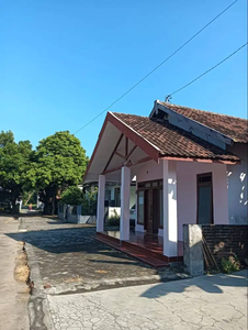 Rumah Sewa Dekat Dengan Pasar Baron dan Jalan Tol, Harga Nego