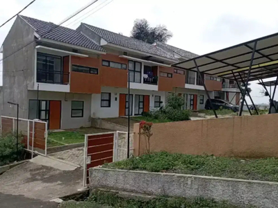 Rumah siap huni 2 lantai