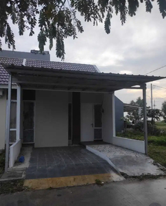 Rumah siap huni di Mutiara Gading City Cluster New Liverpool , Bekasi