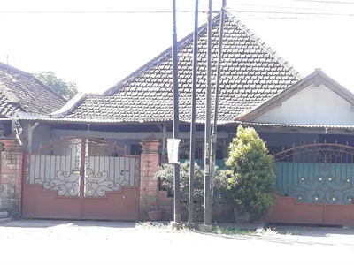 Rumah Strategis 0 Jalan Raya Provensi di Bangsal Mojokerto (SHM)