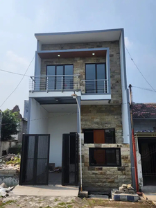 RUMAH TENGAH KOTA SIDOARJO GRESS BARU JADI