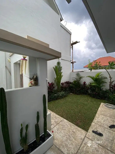 Villa Baru Style Minimalis Modern Disewakan, area Munggu