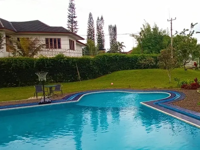 Villa di Megamendung Swimming Pool Besar, Pekarangan Luas 10,233 m2