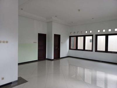 Dijual dan Disewakan Rumah 2 Lantai di Semarang Tengah