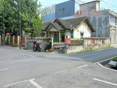 DIJUAL RUMAH TUA POJOK TANAH PURI TAMAN SARI MAKASSAR