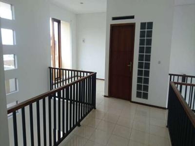 For Sale Rumah Modern di Setiabudi Regency