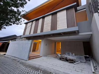 Rumah Baru Bangunan Modern Dalam Cluster Dekat Hyatt Area Jl. Palagan