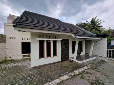 Rumah Dijual Jakal Km 12, Lingkungan Nyaman View Sawah, Bangunan Baru