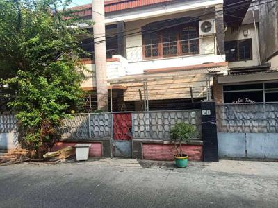 Rumah Kawasan Bisnis Akses Jalan Besar di Kebon Jeruk Taman Sari
