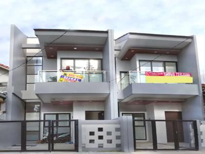 Rumah Siap Huni 2,5 lantai, Ada Balkon, Free Toran, Komplek DKI Joglo