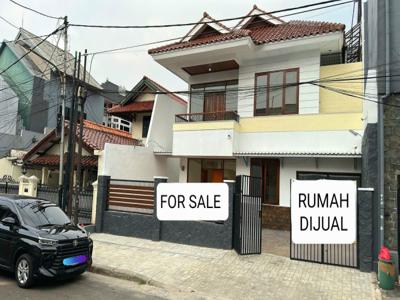 Rumah di Pakubuwono Kebayoran Baru Jakarta Selatan