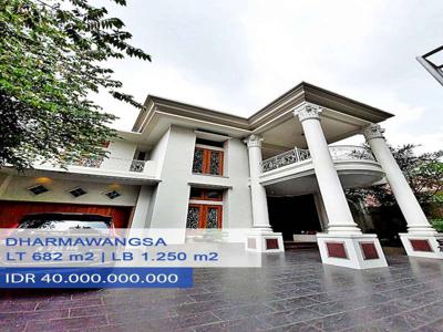 Rumah Mewah di Jl. Dharmawangsa, Kebayoran Baru, Jakarta Selatan
