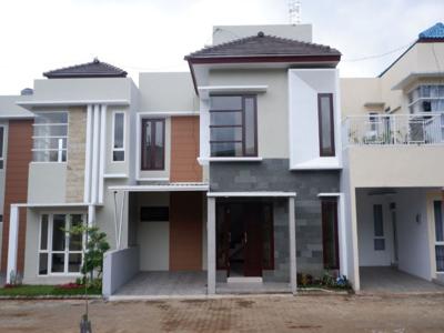 rumah villa private pool kota batu 750 juta saja