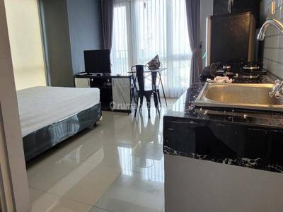 Apartement The Breeze Tower Plaza Bintaro Residence 1 BR Semi Furnished Bagus