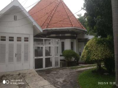 Rumah Terawat Pusat Kota WR Supratman