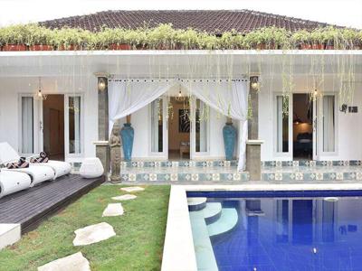 Sewa Harian Villa Modern 3 Kamar Tidur di Seminyak Bali - BVI34613