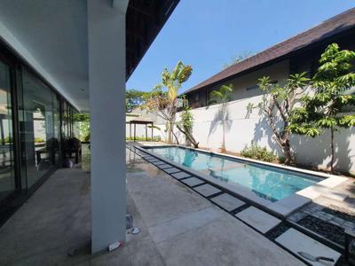 Sewa Rumah Villa Isen International, Darmo Harapan