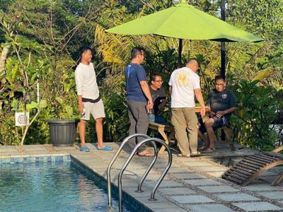 Villa Embay House Bogor Swimming Pool