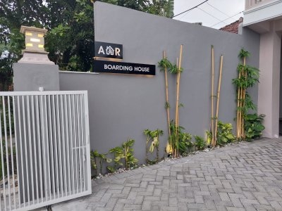 A&R BOARDING HOUSE