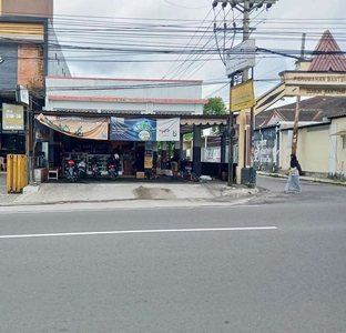 Bangunan Ruang Usaha Tepi Jalan Raya Kaliurang Km 8 Yogyakarta