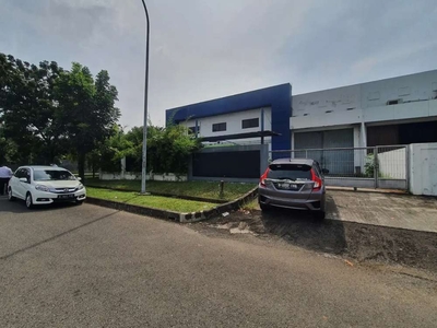 Dijual gudang 1.300m² di jababeka cikarang ex pabrik sparepart