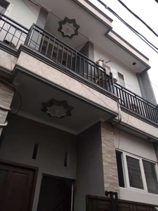 Dijual Rumah kos 3 lantai di Jl. Kebin Jeruk Jakarta Pusat