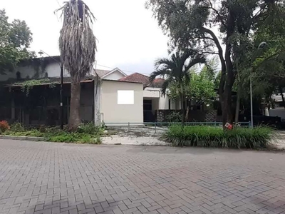 Dijual rumah usaha di Simpang Darmo permai selatan