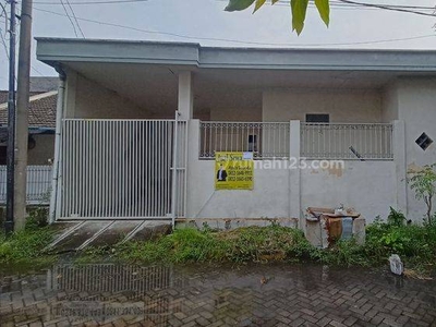 Disewakan Rumah 1.5 Lantai di Siwalankerto Permai Surabaya