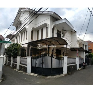 Disewakan Rumah Bekas 2 Lantai 6KT 4KM Jl. Tebet Barat, Tebet - Jakarta Selatan