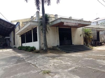 Gudang Di Jalan Poros Tengah Kota Malang, Ada Bangunan Kantor