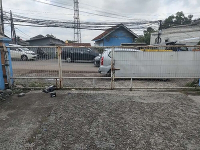 Gudang di sewakan lokasi pinggir jl Puspitek lakses kontainer 40 feet