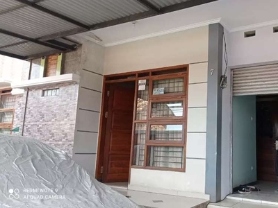 Jual Rumah Tiga lantai View Kota Bandung Plus Usaha Material