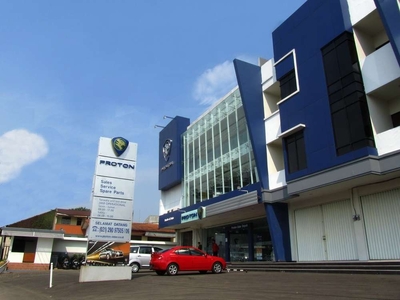 Ruko Gandeng seperti gedung kondisi bagus cocok untuk showroom