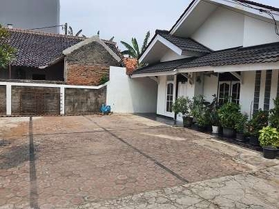 Rumah 3 kamar tidur wifi parkir mobil CCTV Kota Bekasi