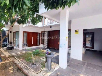 Rumah di Tebet Timur, Jakarta Selatan 2 Lantai SHM Bagus Unfurnished