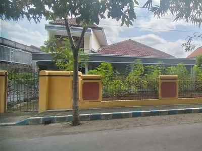 Rumah Komersil dekat RSUD dan Alun Alun Jombang