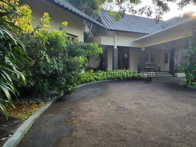 Rumah mewah bergaya Resort super luas, semifurnish, di Cilandak Cipete Jakarta Selatan
