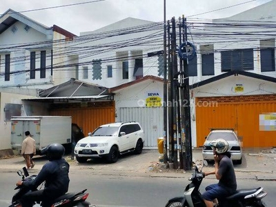 Sewa MURAH 3 Ruko jejer di jalan Rungkut Strategis, ramai dan 0 jalan, Surabaya Selatan